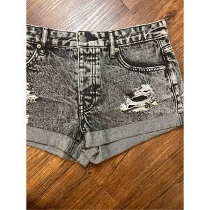 Forever 21 acid wash denim shorts size 26